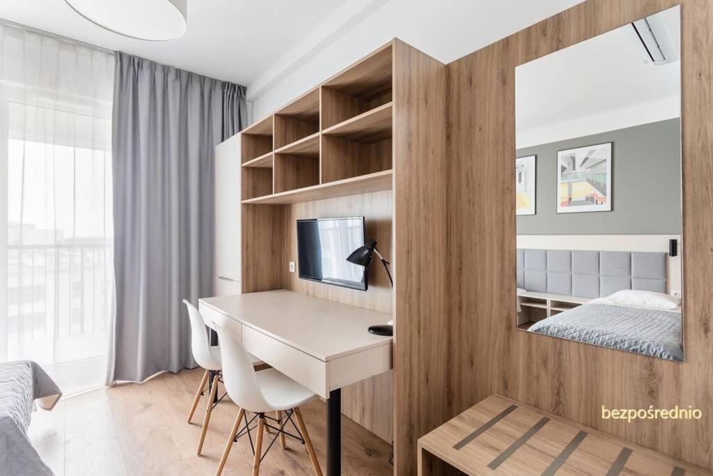 Apartament W Warszawie Dedykowany Parking Podziemny W Cenie, Wifi, Blisko Centrum New Apartment In Warsaw Finished To A High Specification Fitted Out To A High Standard On The 7Th Floor, Wifi, Underground Parking Price Included Екстериор снимка