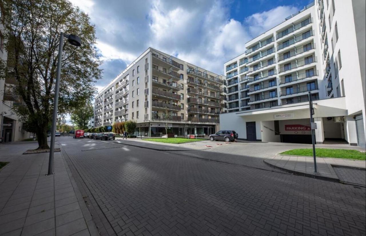 Apartament W Warszawie Dedykowany Parking Podziemny W Cenie, Wifi, Blisko Centrum New Apartment In Warsaw Finished To A High Specification Fitted Out To A High Standard On The 7Th Floor, Wifi, Underground Parking Price Included Екстериор снимка